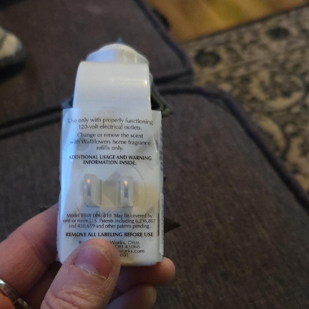 NWT- Bath & Body Works Wallflower Plug in- Weathervane - Picture 3 of 6